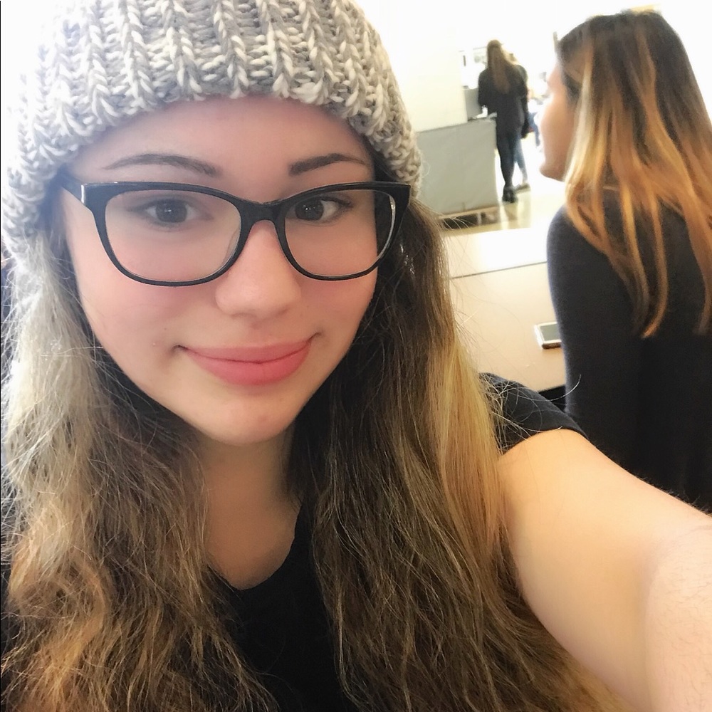 Meet your Posher, Angela